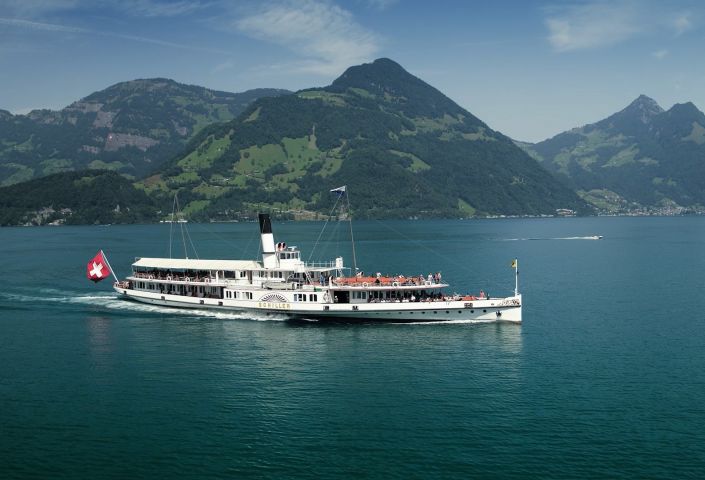 Luzern Tourismus - Dampfschiff Vierwaldstättersee Berge